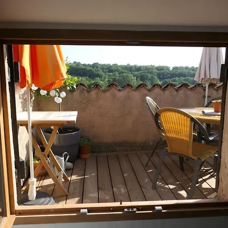 Feriehus D'hote Avec Terrasse Privee Plein Sud, Vue, Yoga Et Terrain De Loisir Prive Au Bord Du *